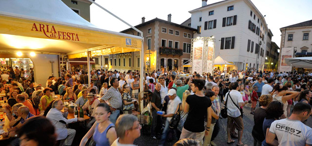 Ein Fest liegt in der Luft: Aria di Festa in San Daniele